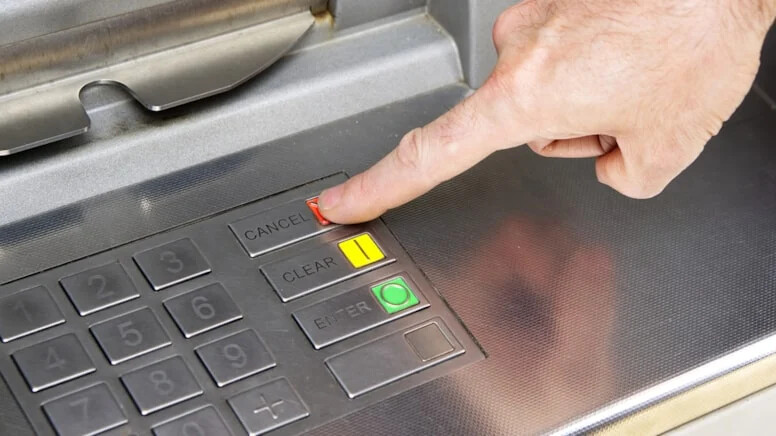 ATM’deki 'İptal' Tuşunun Gizli Gücü: Sizi Dolandırıcılardan Koruyabilir